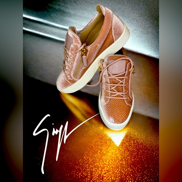 Brand New GIUSEPPE ZANOTTI of Gail velvet Low-top sneakers. Size 6 - Picture 2 of 8